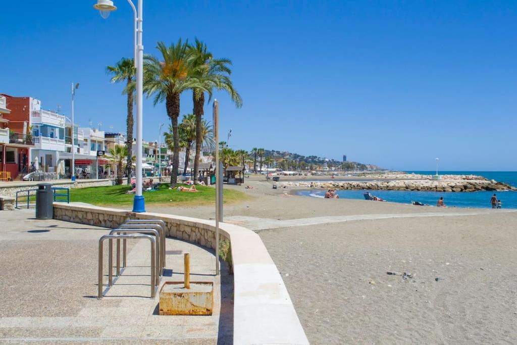 Apartment At The Beach Málaga Dış mekan fotoğraf